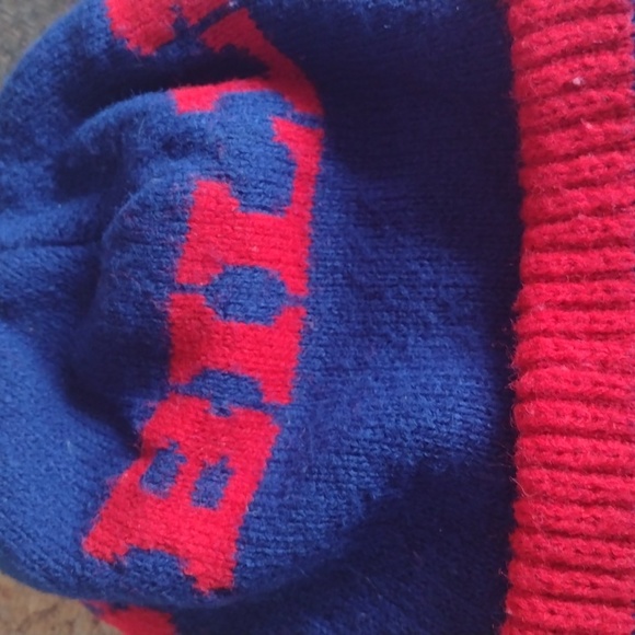 TWO BUFFALO BILLS ADULT KNIT HATS . GOOD CONDITION. ONE WITH EMBLEM. - Picture 3 of 4